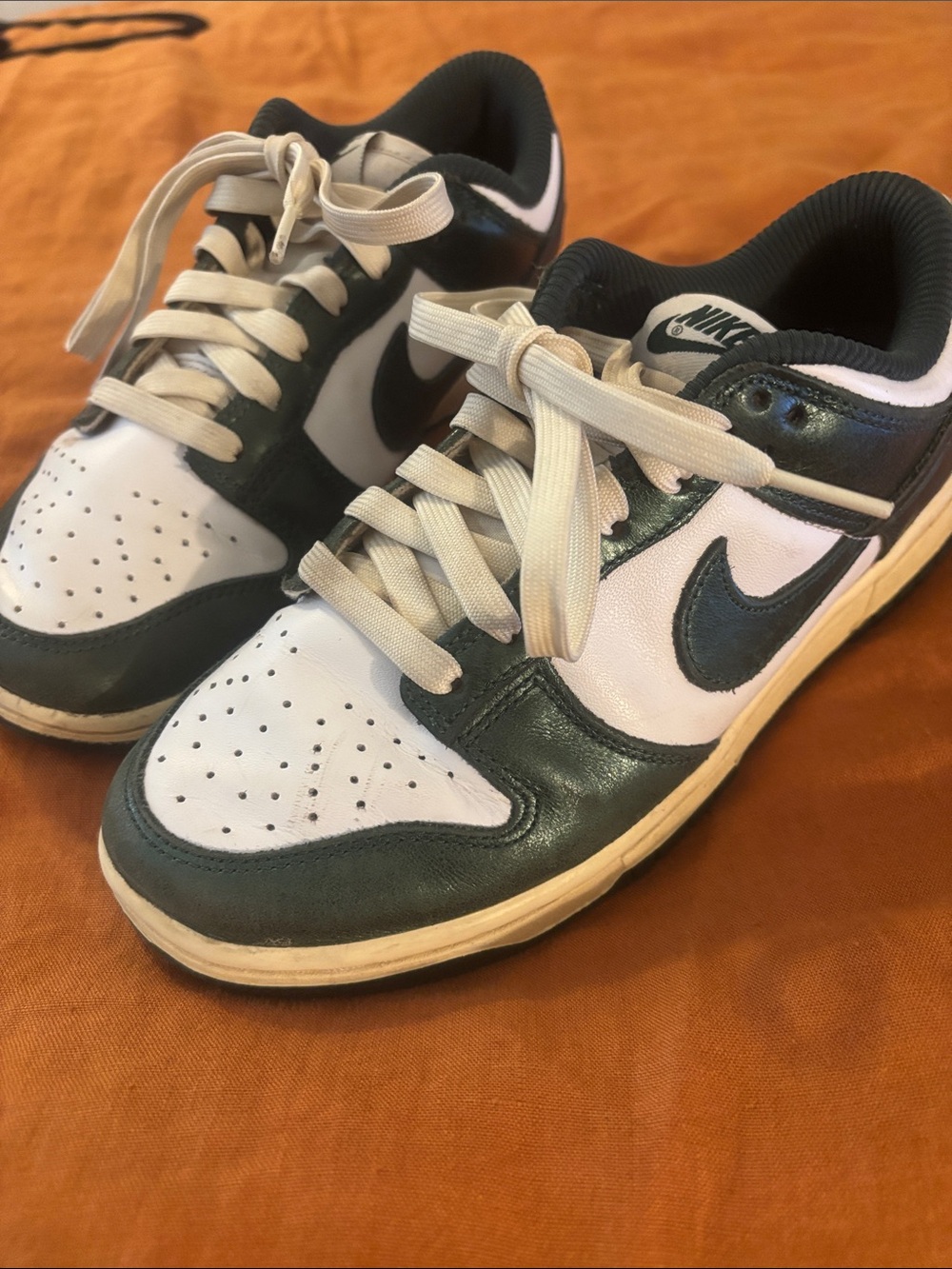 Nike Women's Low-Top Sneakers in White and Dark Green